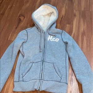grey hollister zip up hoodie